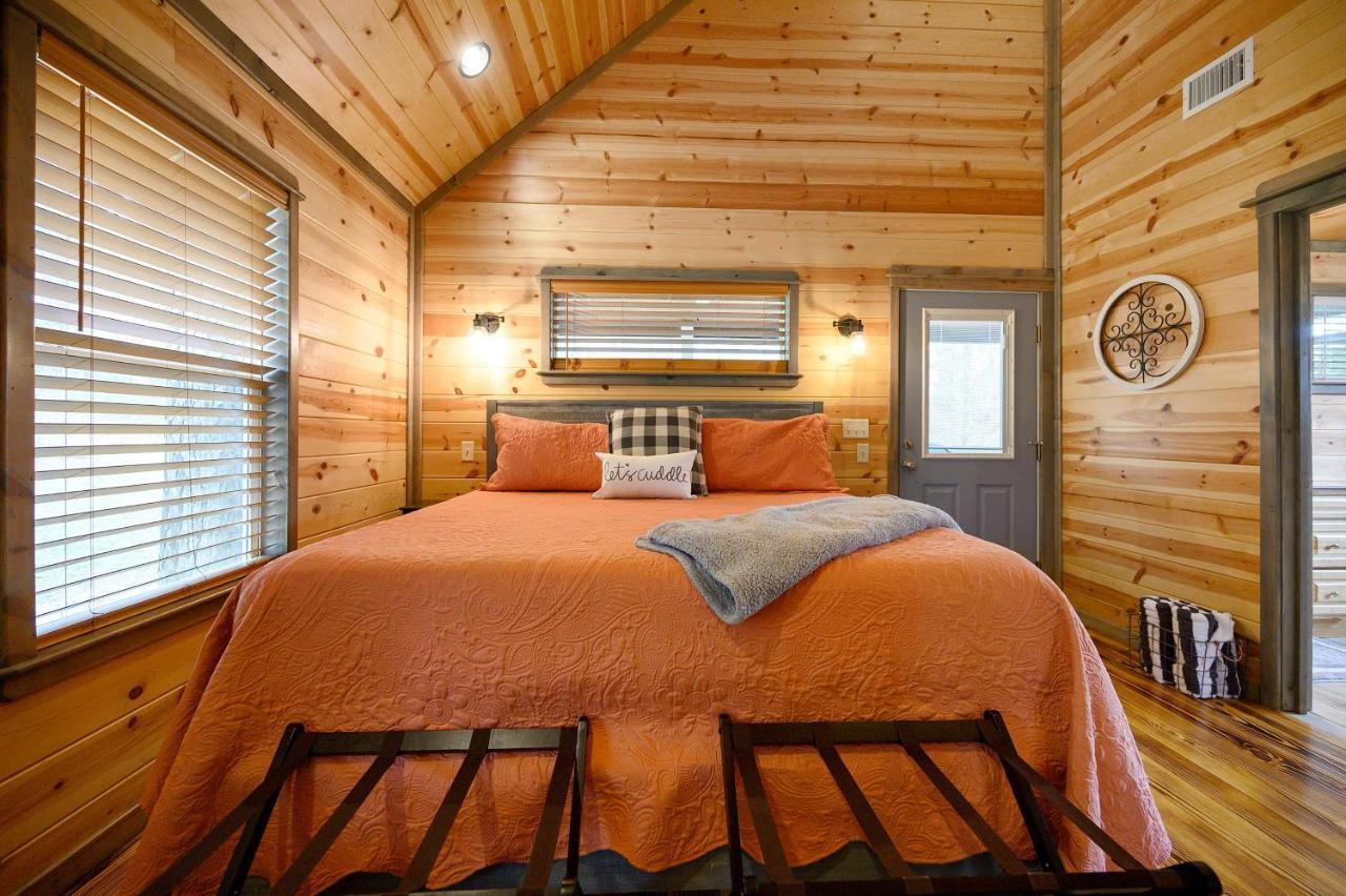 Convenient Romantic Hot Tub Bbq 3-Night Special! Broken Bow Kültér fotó