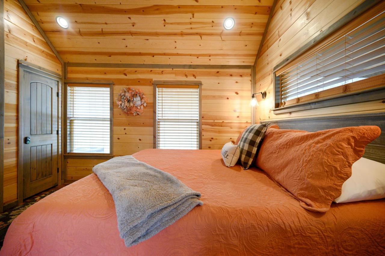 Convenient Romantic Hot Tub Bbq 3-Night Special! Broken Bow Kültér fotó