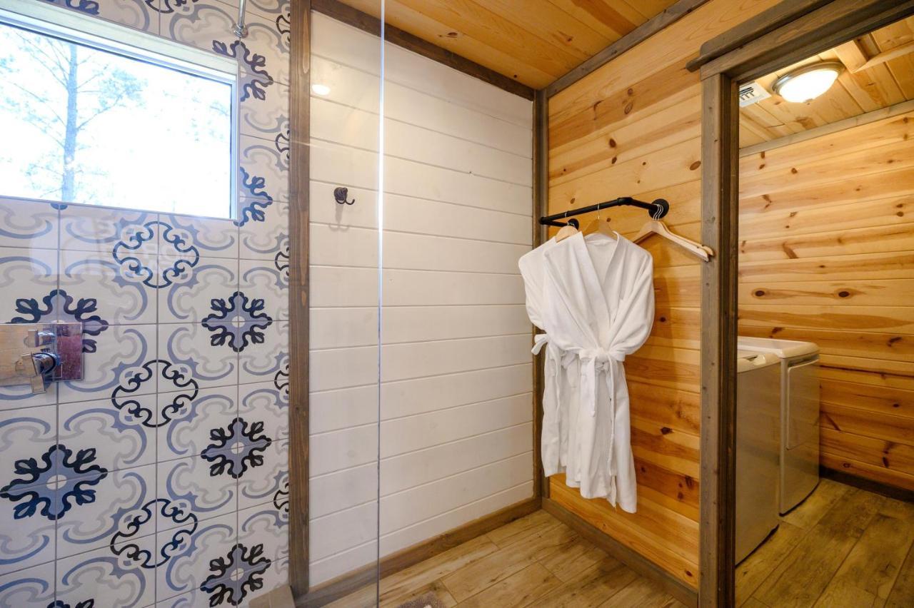 Convenient Romantic Hot Tub Bbq 3-Night Special! Broken Bow Kültér fotó