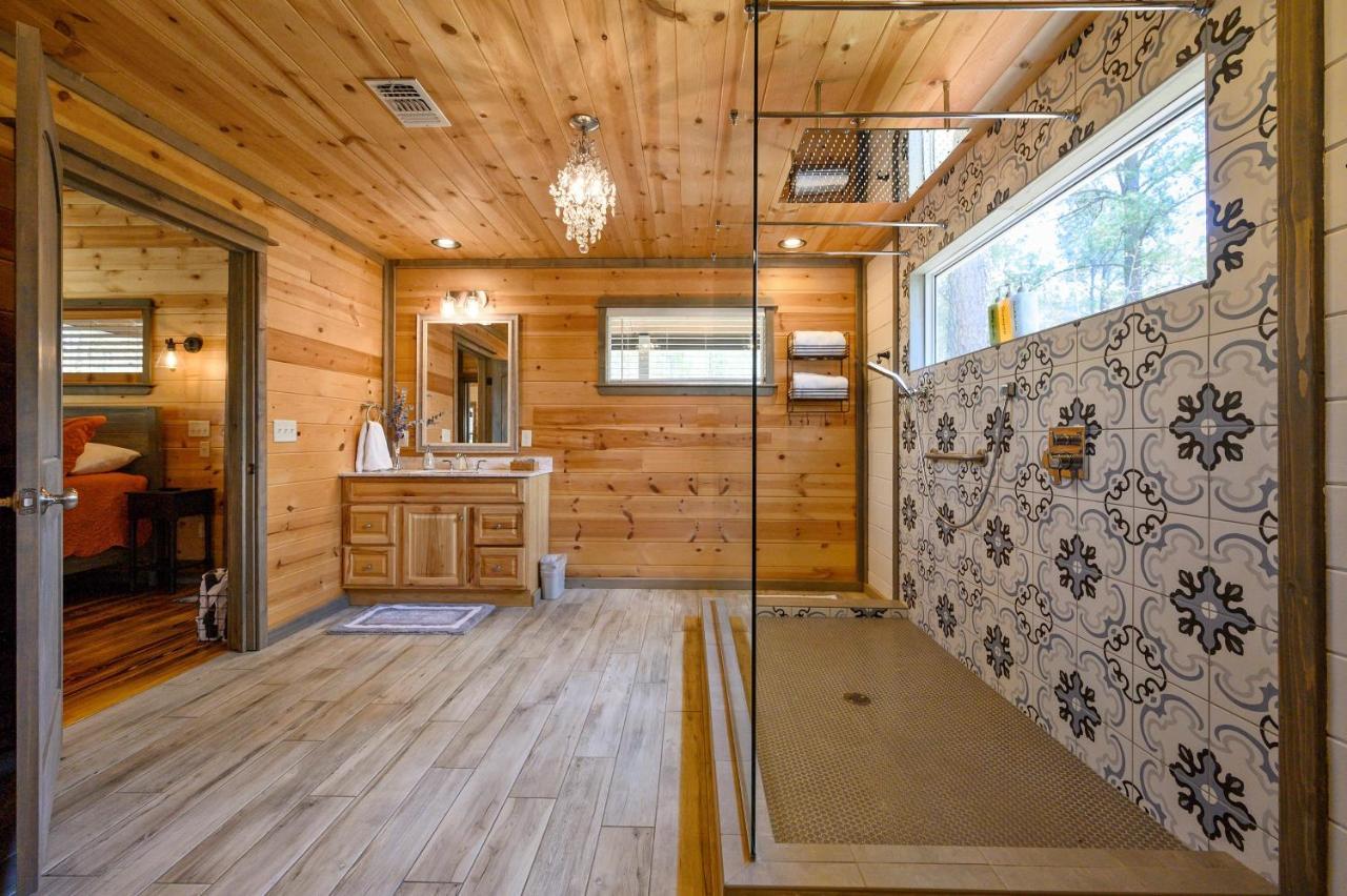 Convenient Romantic Hot Tub Bbq 3-Night Special! Broken Bow Kültér fotó